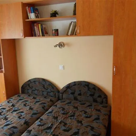 度假居 Andrea Apartman *